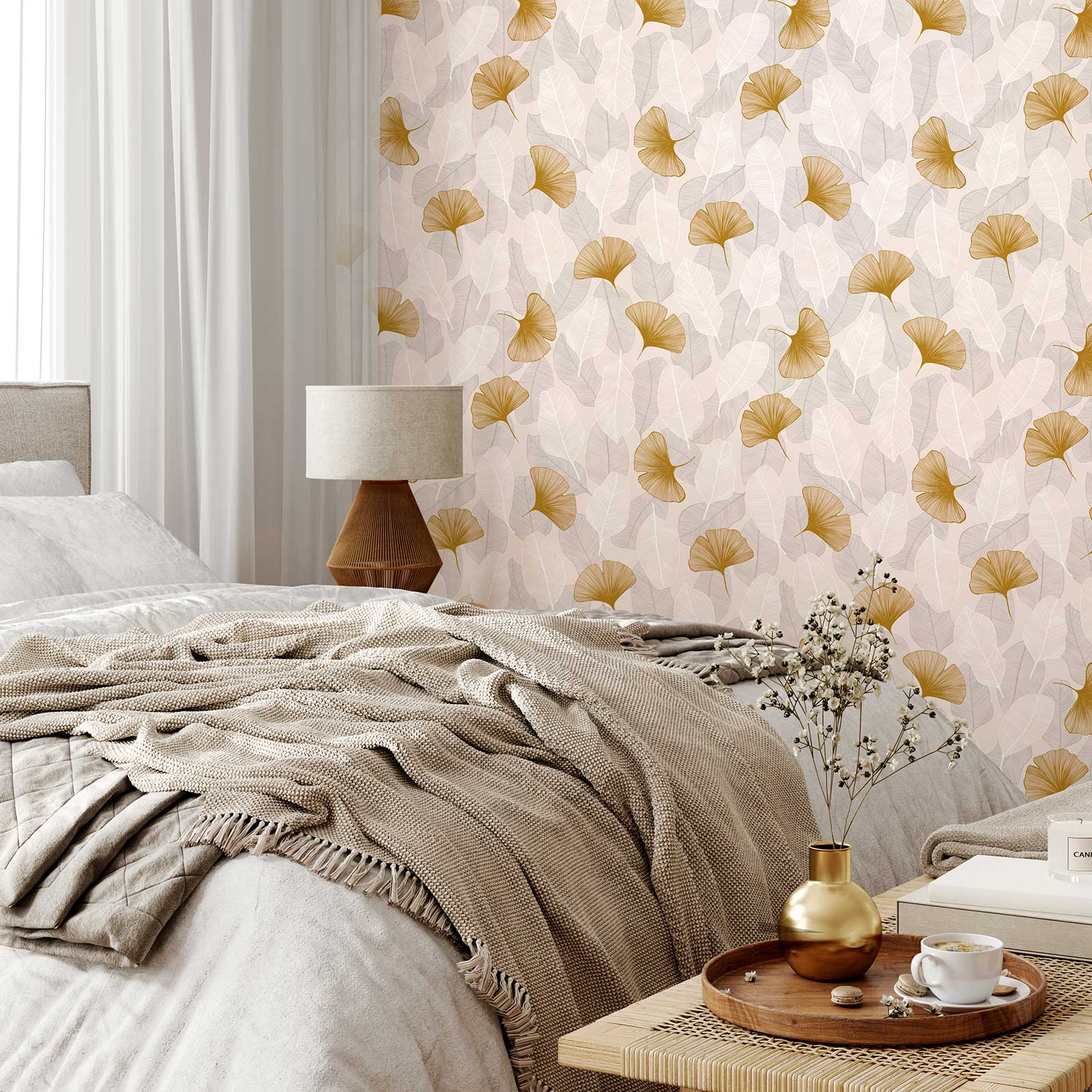 Papier peint Elisa, Beige champagne & Ocre doré, dans une chambre