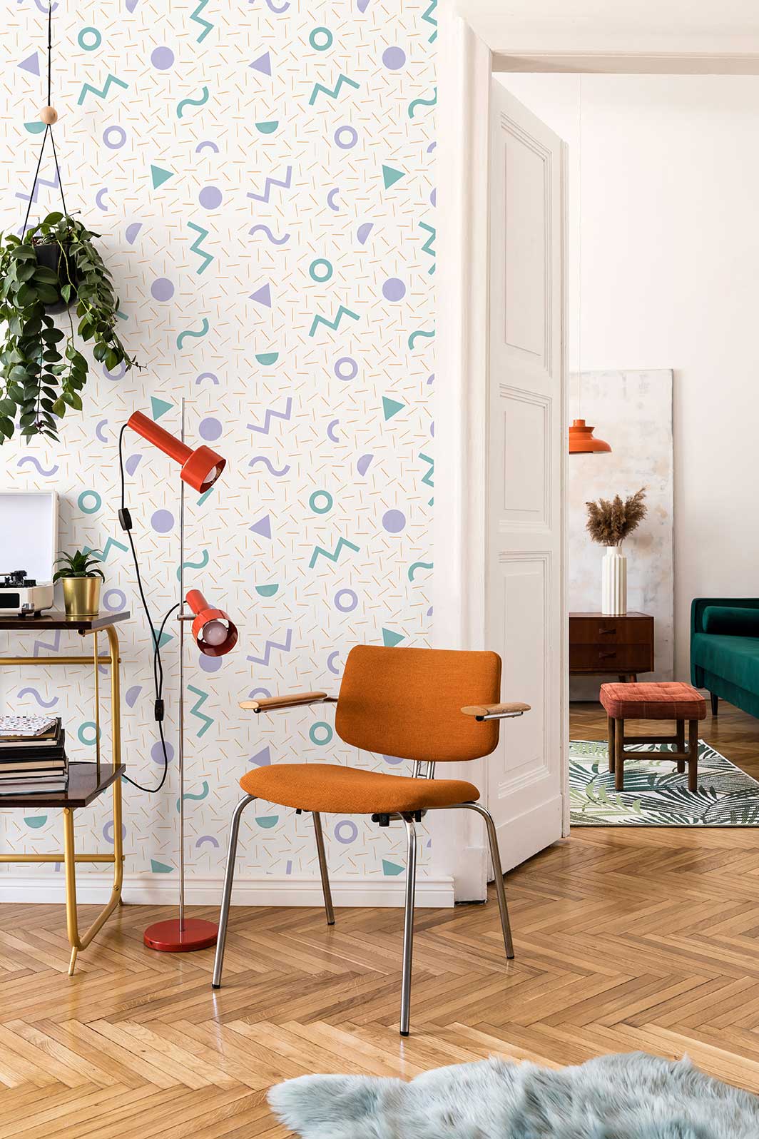 Papier peint Mila, Mauve, Vert, Orange, dans un salon vintage