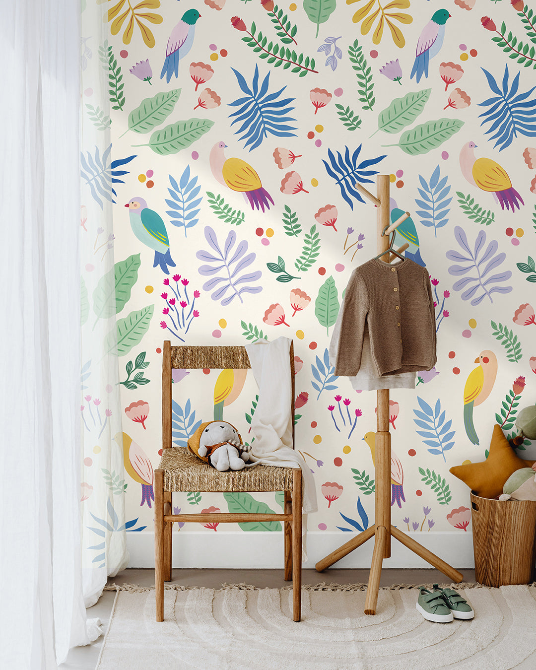 Papier peint Dodo Toucan - Otomi, en panneau de 2m de large, dans une chambre d'enfant