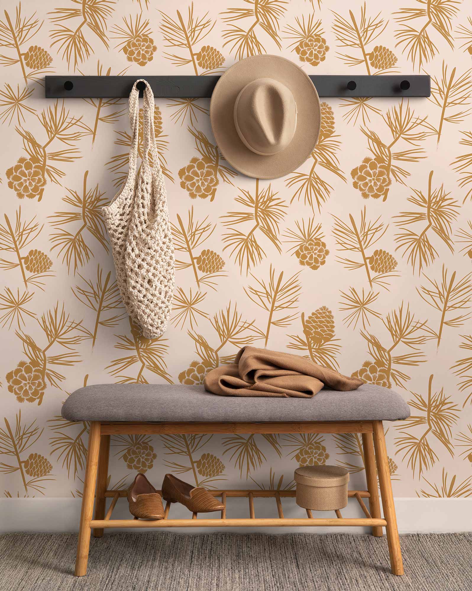 Papier peint floral - Simone - Beige rosé & Ocre doré dans une entrée