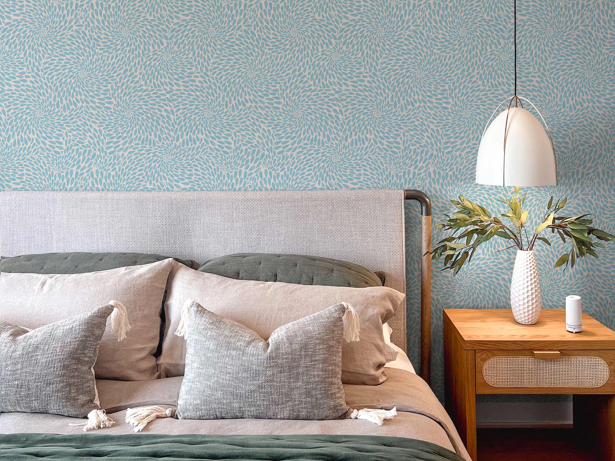 Papier peint Colette, Sable chaud & Bleu fumé, dans une chambre
