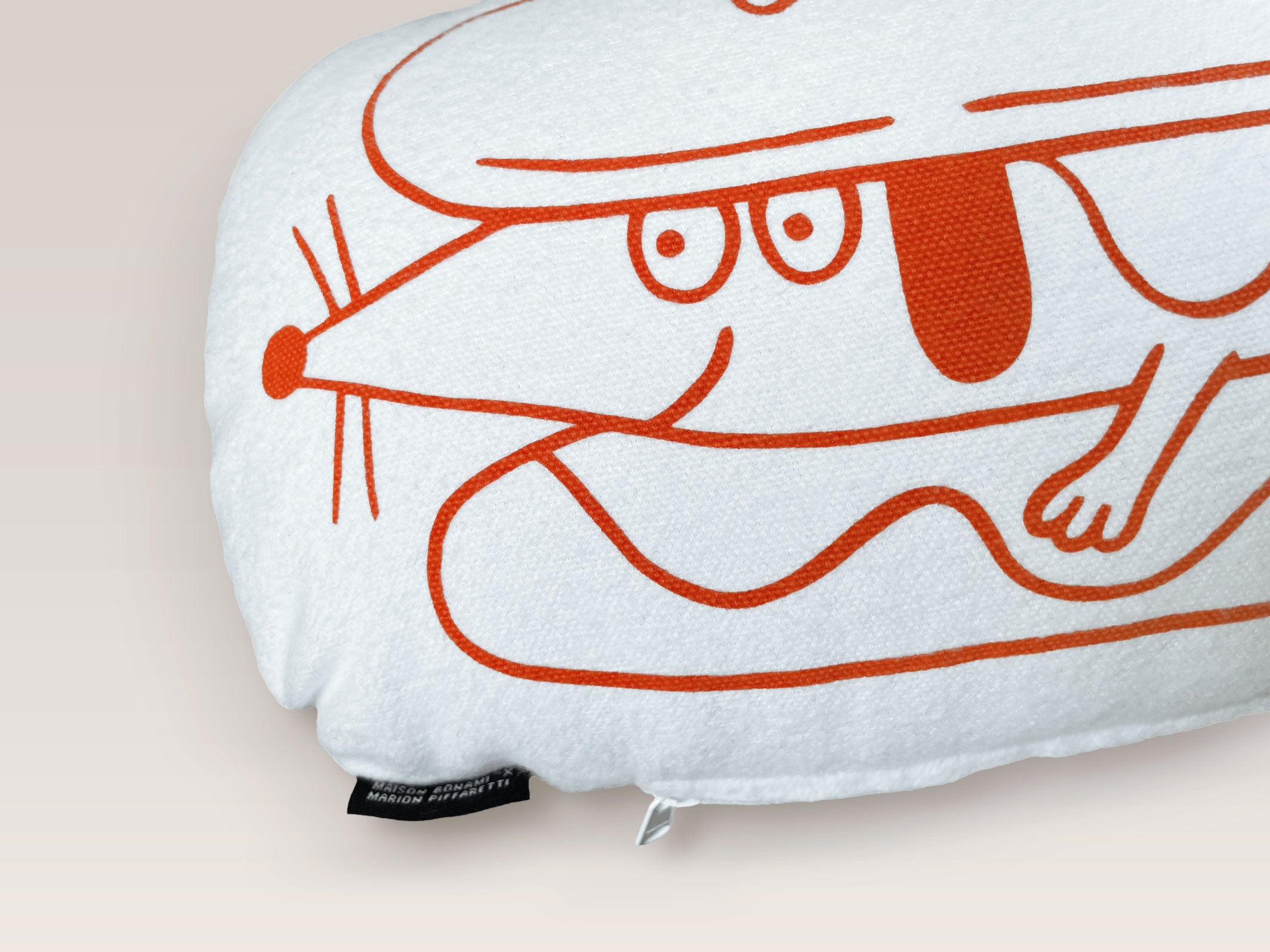 Coussin oval hotdog Woof - zoom