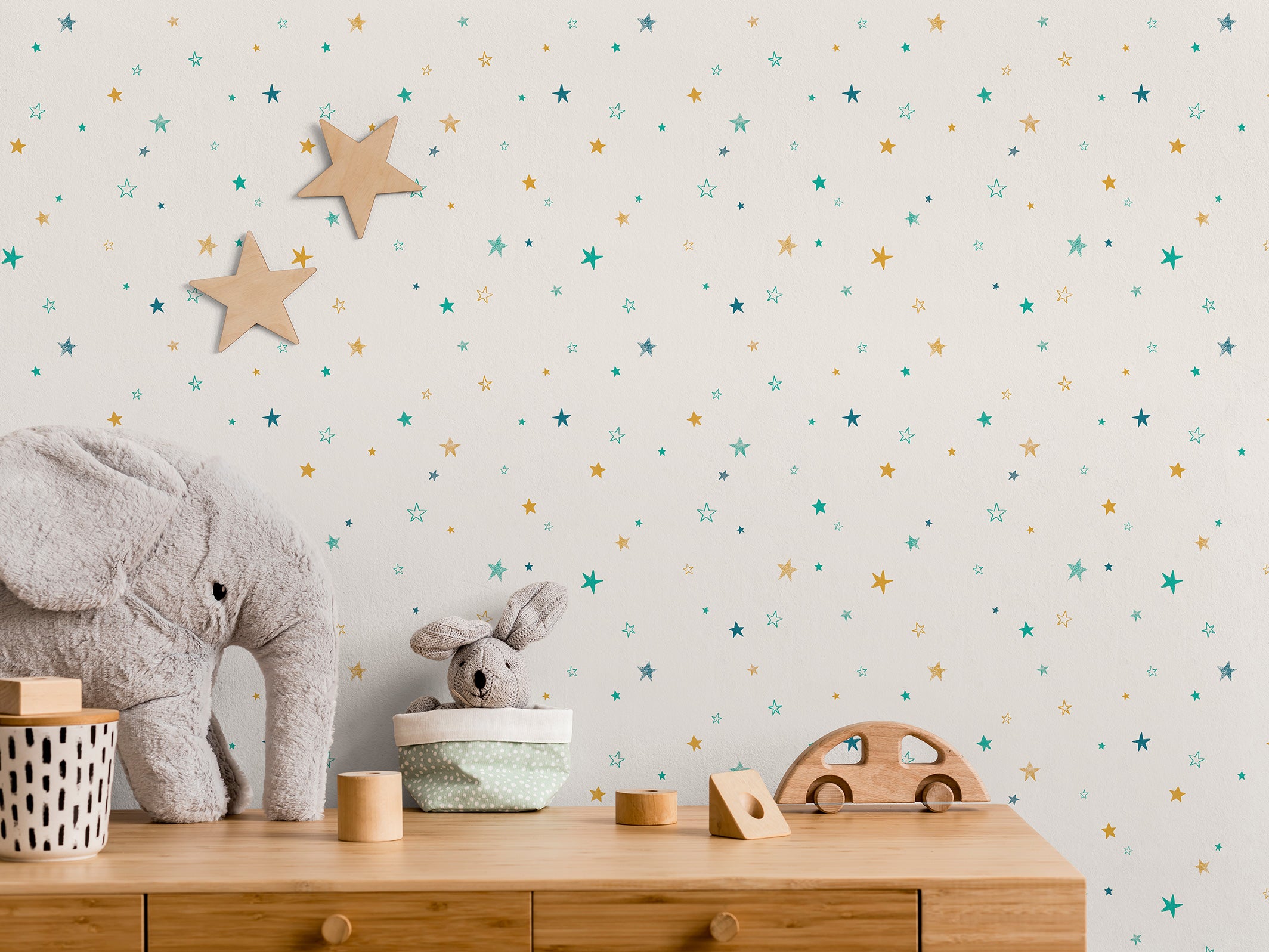 Papier peint enfant - Little Stars - Green & Gold - derrière une commode