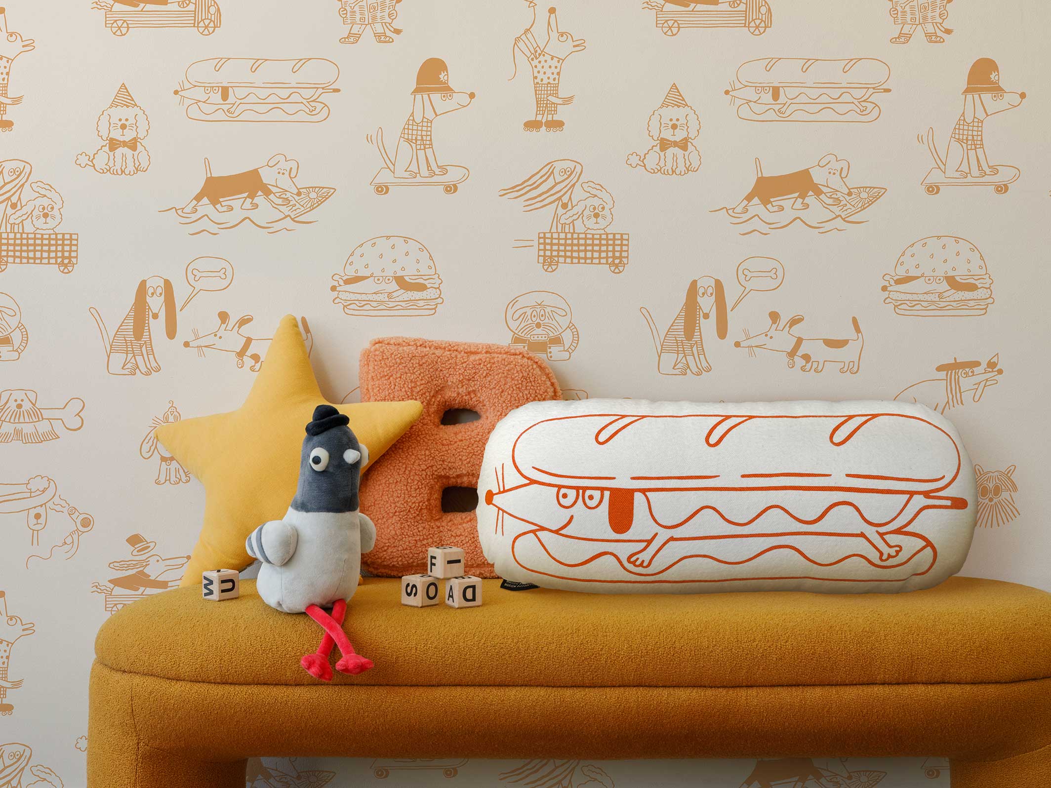 Coussin oval hotdog Woof dans une chambre d'enfants